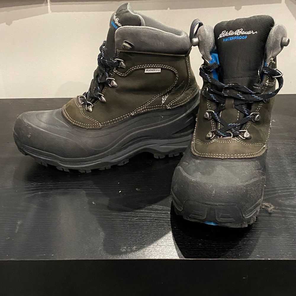 Eddie Bauer Snowfoil Black and Gray Waterproof Winter Snow Boots